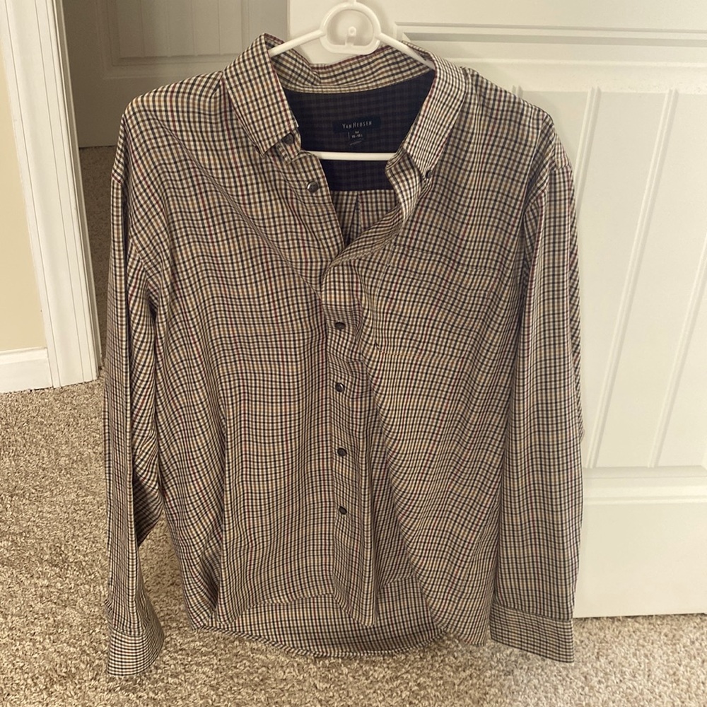 Medium long sleeve button down